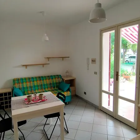 Apartamento Trilocale Cod 472 Con Giardino