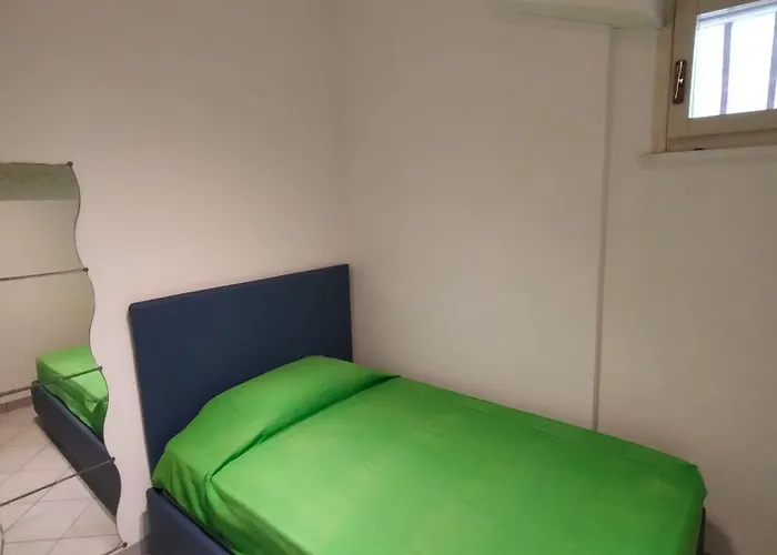 Apartamento Trilocale Cod 472 Con Giardino *