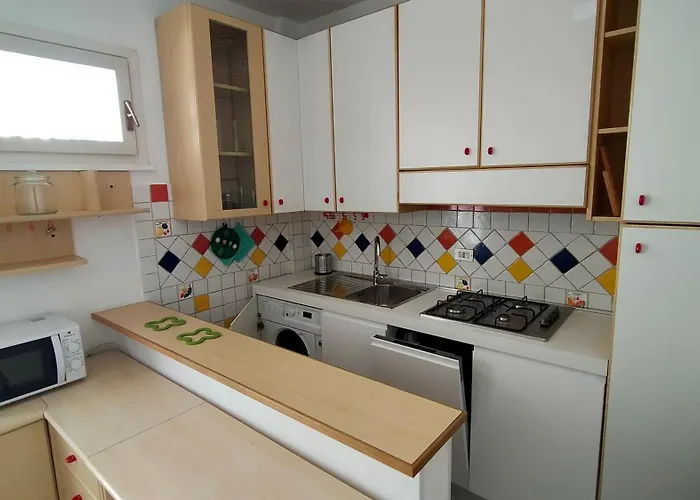 Apartamento Trilocale Cod 472 Con Giardino *