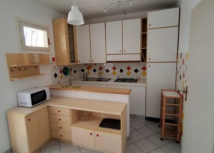 Apartamento Trilocale Cod 472 Con Giardino *